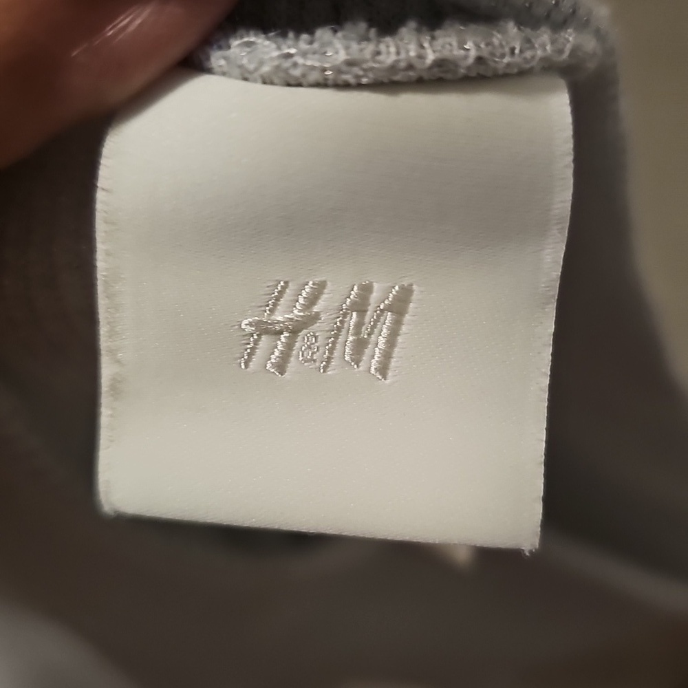 H&M Gray Ribbed Knit Top - Picture 4 of 5